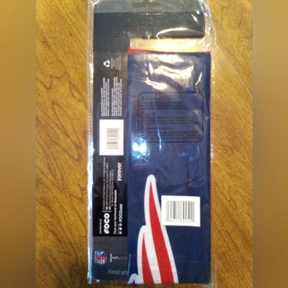New England Patriots Authentic NFL Team Gaiter Scarf By Foco Sealed